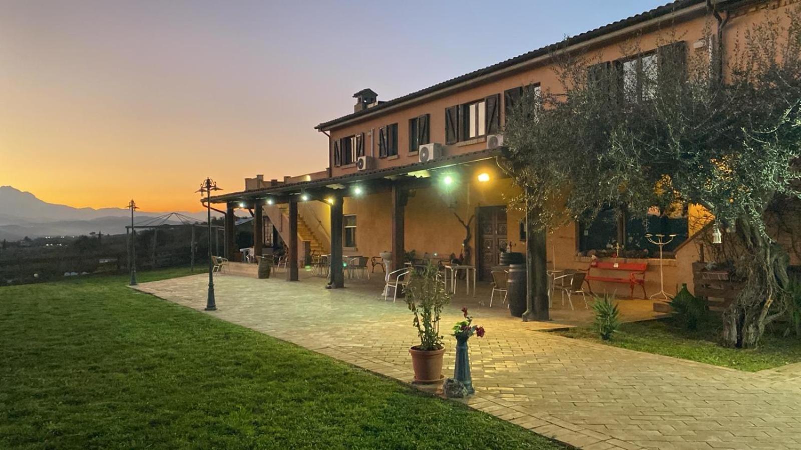 Il Podere Degli Asinelli Città Sant'Angelo Eksteriør billede